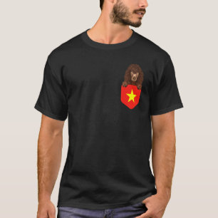 Vietnamflagge Irish Water Spanier Hund in Pocket T-Shirt