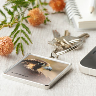 Vignettiertes Profil eines Peregrine Falken Schlüsselanhänger