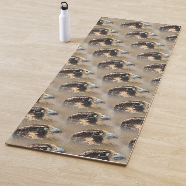Vignettiertes Profil eines Peregrine Falken Yogamatte (Beispiel)