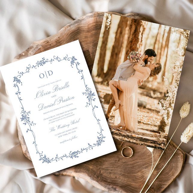 Viktorianisch Dusty Blue Foto Monogram Wedding Einladung (Von Creator hochgeladen)