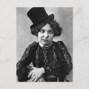 Viktorianisch Weiblich eine Frau, die ein sonniges Postkarte