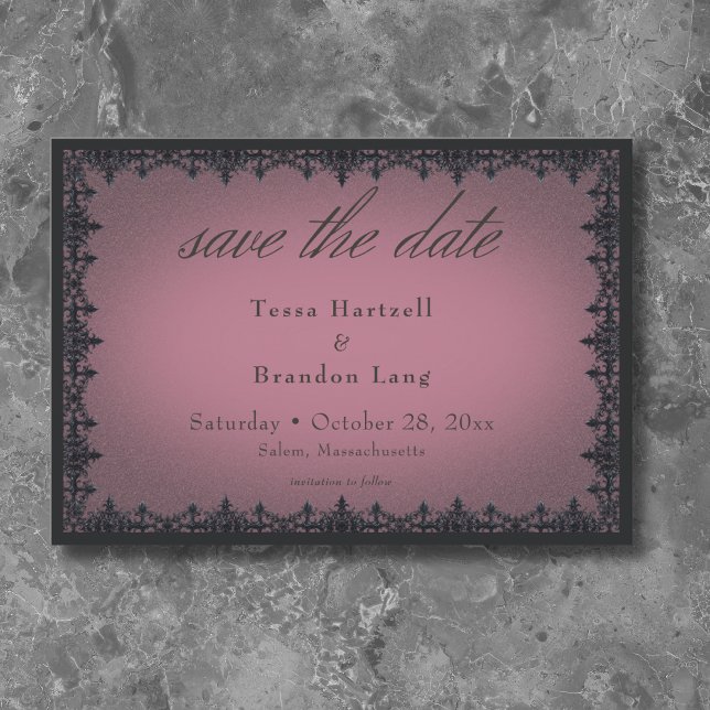 Viktorianische gotische Eisenkratzer-Hochzeit Save The Date (Victorian Gothic Iron Border Burgundy Wedding Save The Date)