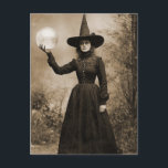 Viktorianische Hexe Sepia Portrait Stil 9 Postkarte<br><div class="desc">In diesem sepia-Foto-Portrait steht die Viktorianische Hexe als zeitloses Symbol für Power,  Weisheit und den anhaltenden Reiz der arkanen Künste.</div>