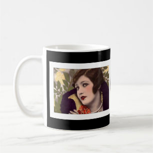 Viktorianische Schönheit im violetten Mantel Tasse