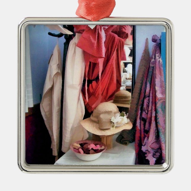 VIKTORIANISCHES ENGLAND SILBERNES ORNAMENT (Vorne)