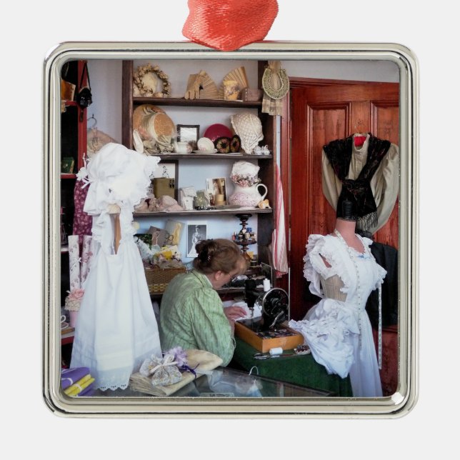 VIKTORIANISCHES ENGLAND SILBERNES ORNAMENT (Vorne)