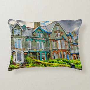 Viktorianisches Haus in Keswick in Aquarellfarbe Dekokissen