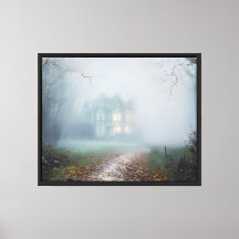 Viktorianisches Herrenhaus im Nebel