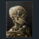 Vincent van Gogh Art Notizblock<br><div class="desc">Vincent van Gogh (Niederländisch, 1853 - 1890) Schädel eines Skeletts mit brennender Zigarette, 1885-86, Öl auf Leinwand Ungerahmt: 32 cm × 24, 5 cm (13 in × 9, 6 in) Früharbeit von Vincent van Gogh. Dieses kleine Gemälde ist Teil der ständigen Sammlung des Van Gogh Museums in Amsterdam. Es wurde...</div>