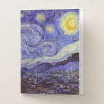 Vincent Van Gogh Starry Night Vintag Kunstkunst Bewerbungsmappe<br><div class="desc">Vincent van Gogh Starry Night Fine Art Painting Starry Night ist ein Gemälde des niederländischen post-impressionistischen Künstlers Vincent van Gogh. Der blaue Nachthimmel ist voll von wirbelnden Wolken, Sternen und einem hellen Halbmond. Die Sternennacht ist die einzige Nacht in der Serie von Ausblicken aus seinem Schlafzimmerfenster. Bewegung: Post-Impressionismus. Schöne, kunstvoll...</div>