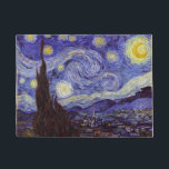 Vincent Van Gogh Starry Night Vintag Kunstkunst Fußmatte<br><div class="desc">Vincent van Gogh Starry Night Fine Art Painting Starry Night ist ein Gemälde des niederländischen post-impressionistischen Künstlers Vincent van Gogh. Der blaue Nachthimmel ist voll von wirbelnden Wolken, Sternen und einem hellen Halbmond. Die Sternennacht ist die einzige Nacht in der Serie von Ausblicken aus seinem Schlafzimmerfenster. Bewegung: Post-Impressionismus. Schöne, kunstvoll...</div>