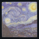 Vincent Van Gogh Starry Night Vintag Kunstkunst Steinuntersetzer<br><div class="desc">Vincent van Gogh Starry Night Fine Art Painting Starry Night ist ein Gemälde des niederländischen post-impressionistischen Künstlers Vincent van Gogh. Der blaue Nachthimmel ist voll von wirbelnden Wolken, Sternen und einem hellen Halbmond. Die Sternennacht ist die einzige Nacht in der Serie von Ausblicken aus seinem Schlafzimmerfenster. Bewegung: Post-Impressionismus. Schöne, kunstvoll...</div>