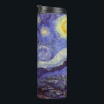 Vincent Van Gogh Starry Night Vintag Kunstkunst Thermosbecher<br><div class="desc">Vincent van Gogh Starry Night Fine Art Painting Starry Night ist ein Gemälde des niederländischen post-impressionistischen Künstlers Vincent van Gogh. Der blaue Nachthimmel ist voll von wirbelnden Wolken, Sternen und einem hellen Halbmond. Die Sternennacht ist die einzige Nacht in der Serie von Ausblicken aus seinem Schlafzimmerfenster. Bewegung: Post-Impressionismus. Schöne, kunstvoll...</div>
