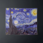 Vincent Van Gogh Starry Night Vintag Kunstkunst Wandteppich<br><div class="desc">Vincent van Gogh Starry Night Fine Art Painting Starry Night ist ein Gemälde des niederländischen post-impressionistischen Künstlers Vincent van Gogh. Der blaue Nachthimmel ist voll von wirbelnden Wolken, Sternen und einem hellen Halbmond. Die Sternennacht ist die einzige Nacht in der Serie von Ausblicken aus seinem Schlafzimmerfenster. Bewegung: Post-Impressionismus. Schöne, kunstvoll...</div>