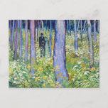 Vincent van Gogh UnderGrowth mit zwei Zahlen Postkarte<br><div class="desc">Zwei Figuren stehen unter dem Unterwappen eines Waldes,  wie er von Vincent van Gogh gemalt wurde.</div>