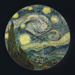 Vincent van Gogh's The Starry Night (1889) Große Wanduhr<br><div class="desc">Ein klassisches 1889 Post Impressionist Malerei, Kunstwerk, das in den öffentlichen Bereich übergegangen ist und wunderbare Geschenke und andere Produkte macht. Alle Kunstwerke, Vintage Kunstwerke, klassische Meisterwerke und andere antike Meisterwerke wurden hier in der Masterpiece Gallery sorgfältig bearbeitet und auf den Produkten platziert, um die bestmöglichen Ergebnisse zu erzielen. Wir...</div>