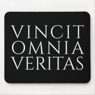 VINCIT OMNIA VERITAS MAUSPAD