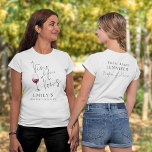 Vino Before Vows Matron of Honor Hen Party T-Shirt<br><div class="desc">Vino vor Vows Matron des Ehrennamens auf Back Hen Party. Vino vor Vows auf der Vorderseite und Matron of Honor auf der Rückseite sind in einem Set elegante Drehbücher - andere Rollen sind auch in dieser Sammlung verfügbar. Die Erholung des Textes können Sie leicht personalisieren.</div>