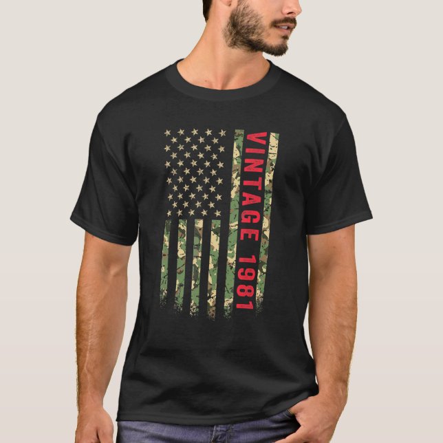 Vintag1981 Camouflage der amerikanischen Flagge 41 T-Shirt (Vorderseite)