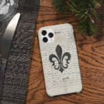 Vintag Accents French Ephemera Lilie iPhone 13 Hülle<br><div class="desc">Lilie (ein abstraktes Bild einer Lilie,  und die drei Blätter oben repräsentieren Glauben,  Hoffnung und Wohltätigkeit) gegen einen Vintagen französischen Ephemera Designer Phone Case.</div>