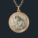 Vintag Alice Wonderland Arthur Rackham Necklace Vergoldete Kette<br><div class="desc">Dieser hübsche Anhänger zeigt eine Reproduktion einer Vintagen Illustration von Arthur Rackham,  einer Ausgabe von Lewis Carroll's Alice's Adventures in Wonderland aus dem Jahr 1907. Das Bild wurde 2024 von Howells Paper Emporium digital wiederhergestellt.</div>