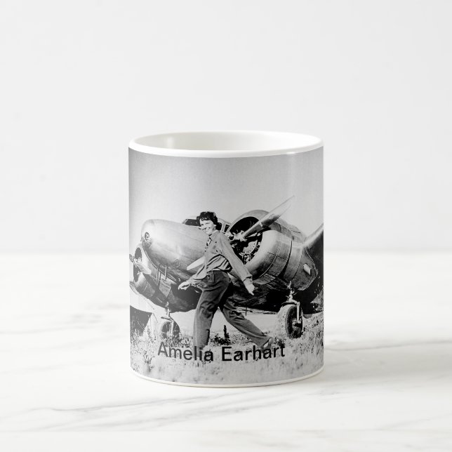 Vintag Amelia Earhart Foto Tasse (Mittel)