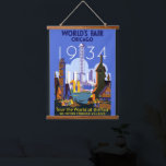 Vintag Art Deco Chicago 1934 World's Fair Poster Wandteppich Mit Holzrahmen<br><div class="desc">Ich fand dieses wunderschöne Vintage Chicago 1934 World's Fair Poster und dachte,  es würde eine phantastische Postkarte machen. Auch als Kunstdruck erhältlich.</div>