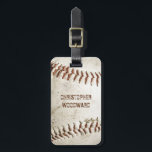 Vintag Baseball Personalisiert Gepäckanhänger<br><div class="desc">Ein Foto eines abgenutzten Vintagen Baseballs bildet den Hintergrund dieses personalisierten Gepäckanhängers. Fügen Sie Ihren Namen in Not Grunge sans Serif Schriftart in einem Schatten rötlich braun, dass die Nähte passt. Passen Sie die Rückseite mit Ihrem Namen und Kontaktinformationen in Weiß auf einem passenden rötlich-braunen Hintergrund an. Ideal für den...</div>