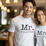 Vintag Black Personalisiert Wedding Monogram Tri-Blend Shirt<br><div class="desc">Das Shirt für Mr. or Future enthält Vintage Schreibmaschinenschrift in schwarz mit rotem Herzinfarkt. Besuchen Sie unseren Shop für das passende Shirt - diese sind ein einzigartiges Hochzeitsgeschenk und perfekt zum Tragen auf den Flitterwochen!</div>