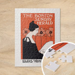Vintag Boston Sunday Herald Puzzle<br><div class="desc">The Boston Sunday Herald, Ladys wollte es am 24. Februar (1890-1920) | Diese Vintage Herald-Illustration von The Boston Sunday vom 24. Februar mit Kunstwerken von Ethel Reed präsentiert ein beeindruckendes Bild einer Frau in einem schwarzen Kleid, das elegant vor einem Hintergrund fett roter Pappchen gestellt wurde. Der Kontrast zwischen der...</div>