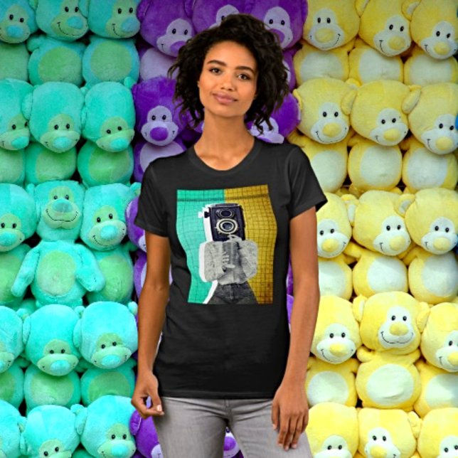 Vintag Camera Girl - Kunstkollektion T-Shirt (Von Creator hochgeladen)