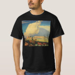 Vintag Cowboys, Open Range von Maynard Dixon T-Shirt<br><div class="desc">Open Range (1942) von Maynard Dixon ist ein Vintages amerikanisches Kunstlandschaftsgemälde. Ein Cowboyrancher reitet sein Pferd auf den Ebenen des Südwestens. Er beherbergt seine Kühe, Bullen und Rinder auf der Prärie. Große weiße Wolken füllen den Himmel über den offenen Feldern und den Mesas. Über den Künstler: Maynard Dixon (1875-1946) war...</div>