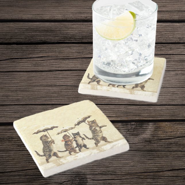 Vintag gestreifte Katzen Schnee Steinuntersetzer (Brown striped cats with kittens walking in snow with umbrellas on light yellow stone drink coaster.)