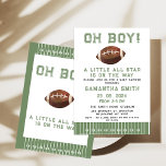 Vintag Green Brown All Star Football Baby Dusche Einladung<br><div class="desc">Vintage Green Brown All Star Football Baby Dusche Einladung Niedlichen Jungen Fußball Babydusche Einladung mit einem großen Fußball,  grüne Touch Linie Rand und einen großen grünen Text. Dieser kleine All-Star ist auf dem Weg Fußball Einladung ist ideal für eine Baby-Jungs Babydusche.</div>