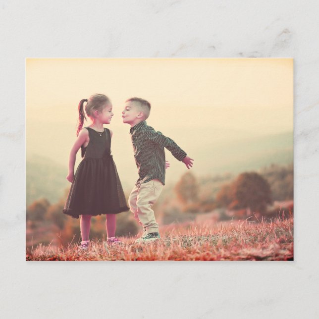 Vintag küssende Kinder unter Sonnenschein Postkarte (Vorderseite)