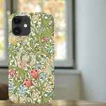 Vintag Lily Pattern William Morris Case-Mate iPhone Hülle<br><div class="desc">Ein Vintages iPhone Gehäuse mit einem Design des englischen Künstlers William Morris (1834-1896),  Golden Lily (c. 1896). Ein Muster aus der Kunst- und Handwerkszeit von eingeflochtenen Lilienbänken mit goldenen Kanten,  grünen Blätter und anderen Wildblumen.</div>