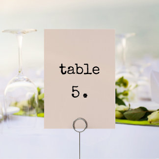 Vintag-minimalistische Schreibmaschinenhochzeit Tischnummer