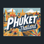 Vintag Phuket, Thailand Postkarte<br><div class="desc">Entdecken Sie die idyllische Schönheit von Phuket, Thailand, mit dieser charmanten Vintagen Postkarte. Diese Postkarte zeigt ein atemberaubendes Retro-Bild, das den Kern dieser tropischen Flucht einfängt. Sie ist eine perfekte Hommage an die atemberaubenden Strände und die lebendige Kultur der Insel. Ideal für Sammler und Reisende, dient es als nostalgische Erinnerung...</div>