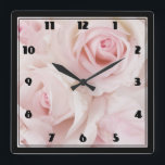 Vintag Pink Roses Elegante Bouquet Quadratische Wanduhr<br><div class="desc">Eine Uhr mit einem Foto eines Bouquets aus rosa Rosen. Vintage Eleganz.</div>