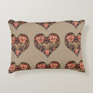 Vintag Romance Floral Hearts Zierkissen