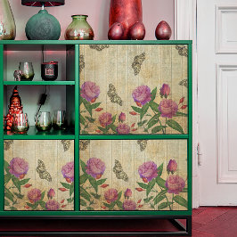 Vintag rosa Rosen und Schmetterlinge auf Holzdekou Seidenpapier