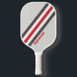 Vintag Split Wingtip Streifen mit Namen Pickleball Schläger<br><div class="desc">Treten Sie mit dem Vintagen Split Wingtip Stripes mit dem Name Pickleball Paddle auf den Hof mit maßgeschneiderter Poise und Vintagem Charme. Schmale, raffinierte Streifen zeichnete Inspiration von klassischen Menswear und der Eleganz des vergangen Sports, die den Rhythmus der Tradition mit jedem Schlag widerspiegeln. Das personalisierte Namensdetails fügt eine maßgeschneiderte...</div>