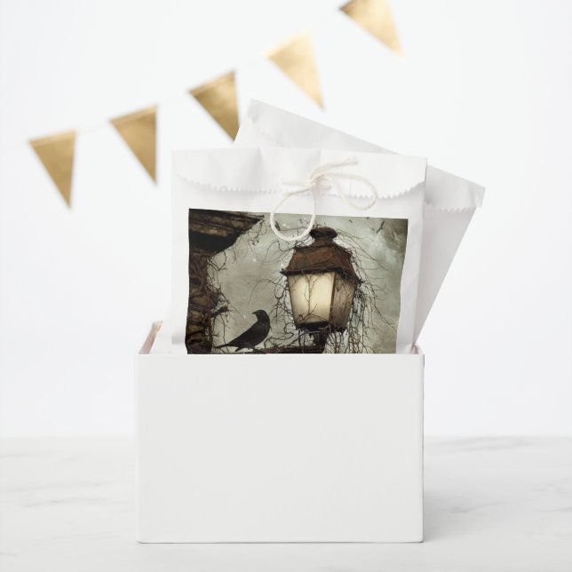 Vintag Spooky Raven on Lantern Halloween Geschenktütchen (Party)