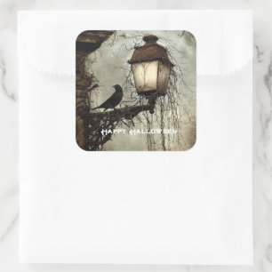 Vintag Spooky Raven on Lantern Halloween Quadratischer Aufkleber