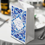 Vintag Talavera Azulejo Mittelmeer Gefälligkeitssä Kleine Geschenktüte<br><div class="desc">Vintag Talavera Azulejo Mediterrane blaue und weiße Fliesen mit Monogramm Hochzeit danke Ihnen Taschen personalisiert Gefallen Taschen Gastgeschenke Hochzeiten</div>