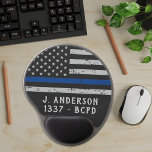 Vintag Thin Blue Line Personalisierter Polizeibeam Gel Mousepad<br><div class="desc">Mit der Einführung unserer Kollektion von Polizeibeamten, speziell für Strafverfolgungsbeamte und -abteilungen im ganzen Land konzipiert. Stolz tragen wir verschiedene Gegenstände, die mit der "Blue Line Flag" und der "American Flag" geschmückt sind, um Ihre Hingabe zum Dienst und Schutz Ihrer Gemeinde zu demonstrieren. Unsere Vintag inspiriert Produkte aus Imitat-Leder und...</div>