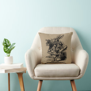 Vintage-Alice-im-Wunderland-Weißer-Hase-als-Herold Kissen