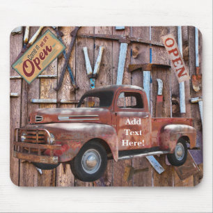 Vintage antike rote LKW-Landwerkzeuge Mousepad