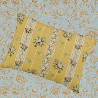 Vintage Antique Wallpaper Design Accent Pillow Dekokissen