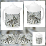 Vintage Art Deco Rhinestones<br><div class="desc">Vintage artdeco Kristall Ohrringe und schneiden Kristall inspiriert diese Retro-Glas Teekanne. Mit dieser femininen und raffinierten Teekanne, verleihen Sie Ihrem Teezeitritual Eleganz und Glamour. Dieses Bild ist eine Originalfotografie von JLW_FOTOGRAFIE</div>